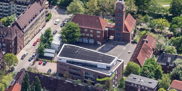 Das von den Schließungsplänen betröffene Niels-Stensen-Gymnasium. Foto: André Zand-Vakili Demo vor Entscheidung über Zukunft der katholischen Schulen