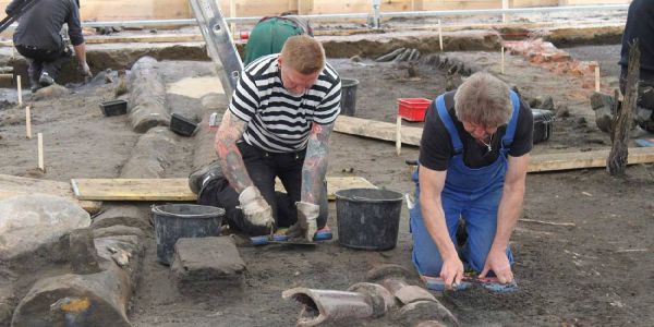 Die neuen Grabungen in der Harburger Schloßstraße. Foto: Archäologisches Museum Archäologen sind wieder in der Harburger Schloßstraße aktiv