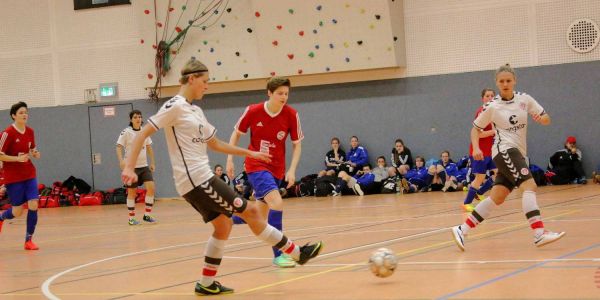 Das sympathische Team vom FC St. Pauli zauberte sehr ansehnlichen Hallenfußball aufs Parkett. Foto: cb Frauenfussball