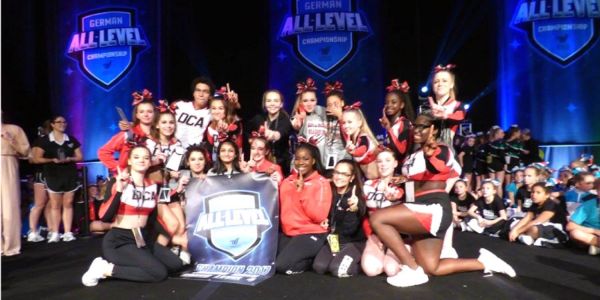 Jubel bei den GWH-Cheerleadern nach dem Erfolg Foto: privat Jubel bei den GWH-Cheerleadern nach dem Erfolg