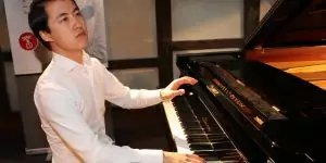Star-Pianist Haiou Zhang
