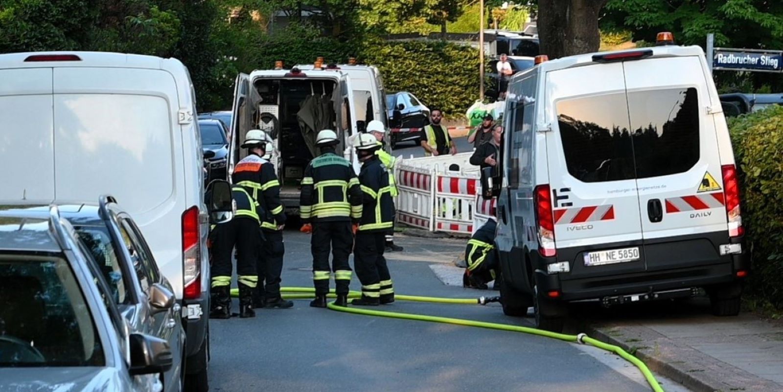 Am Celler Weg wurde eine Gasleitung beschädigt. Foto: Lenthe-Medien/Harms