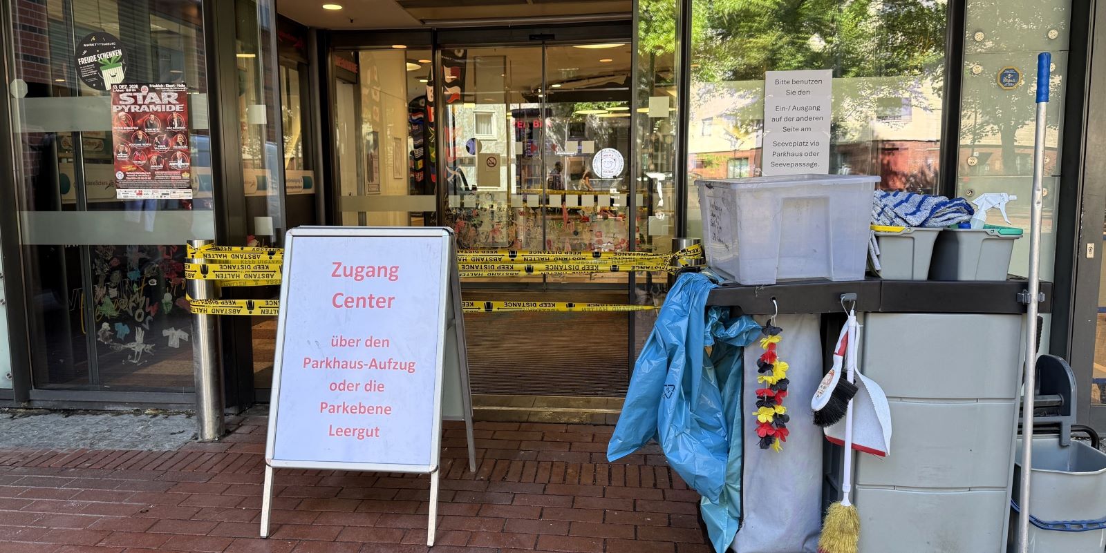 Großer Sachschaden nach dem nächtlichen Einbruchsversuch im Marktkauf-Center. Foto: Lenthe-Medien/Apelt