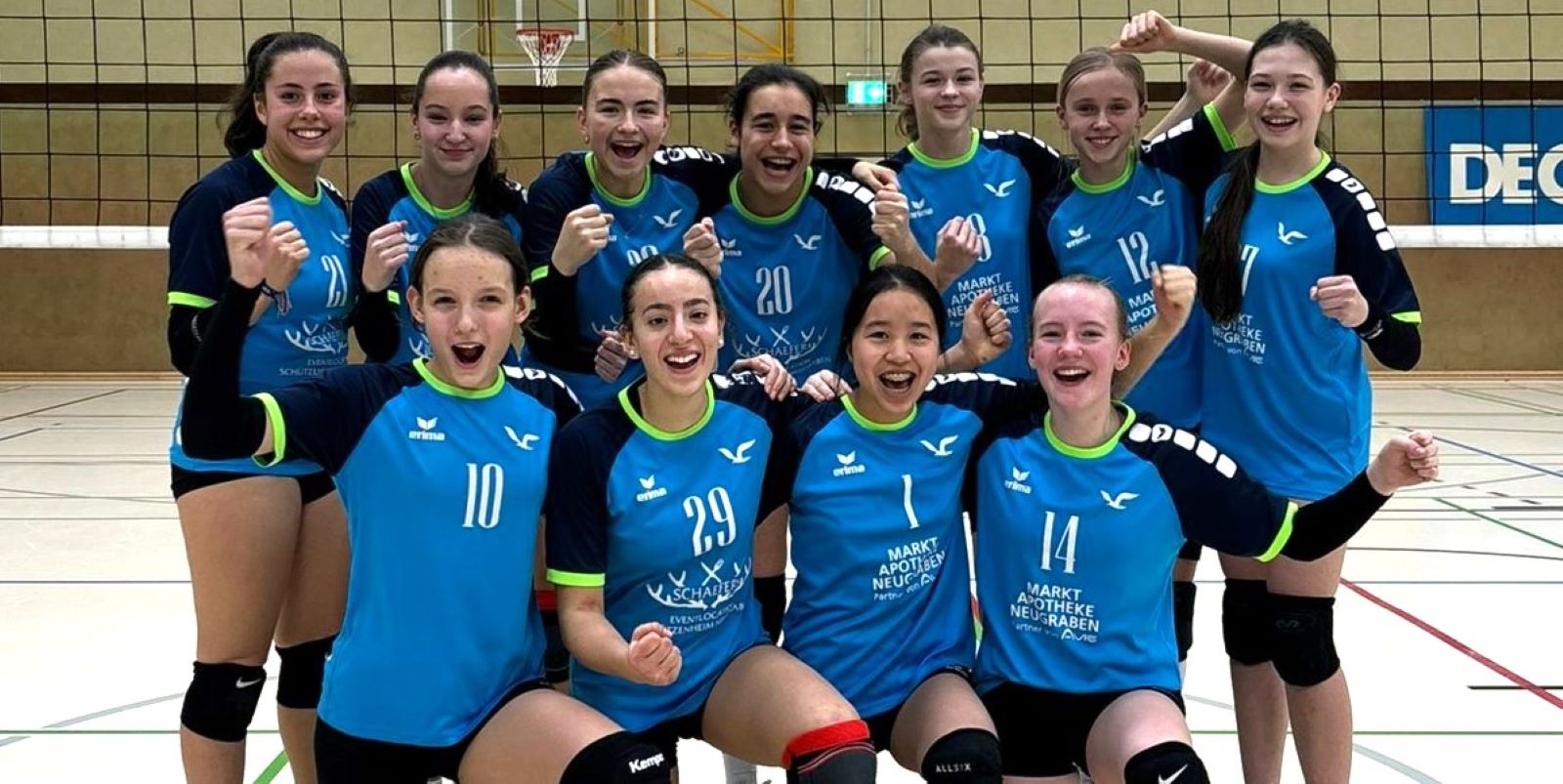 Jubel nach dem Wettkampf: Das U18-Team des VTH freut sich über den Vizemeistertitel. Foto: VTH