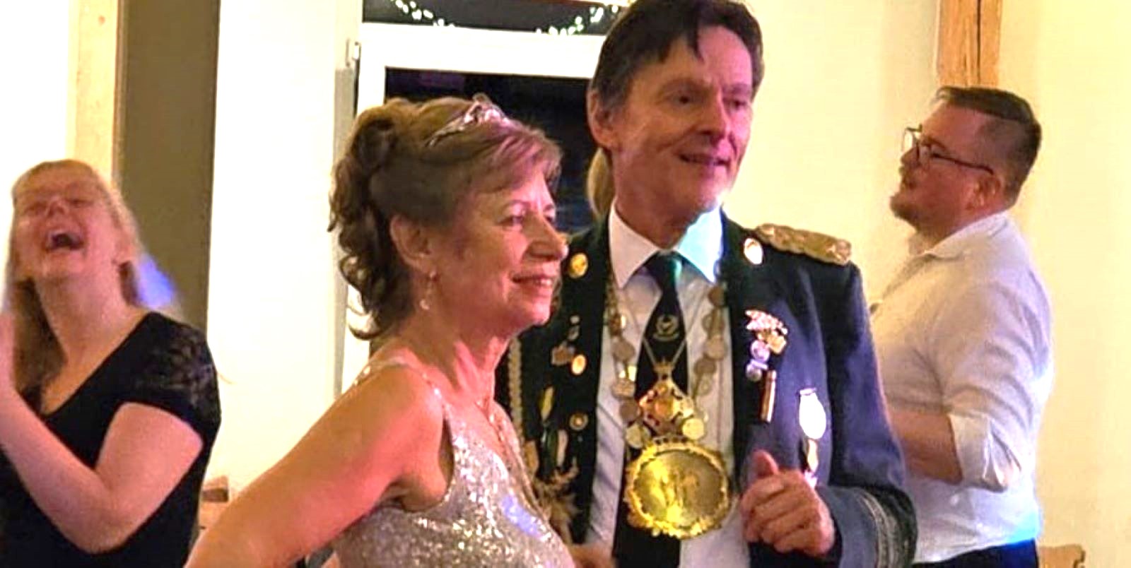 Das Königspaar Thomas "der Wanderer" Springer und seine Frau Dorothea. Foto: privat