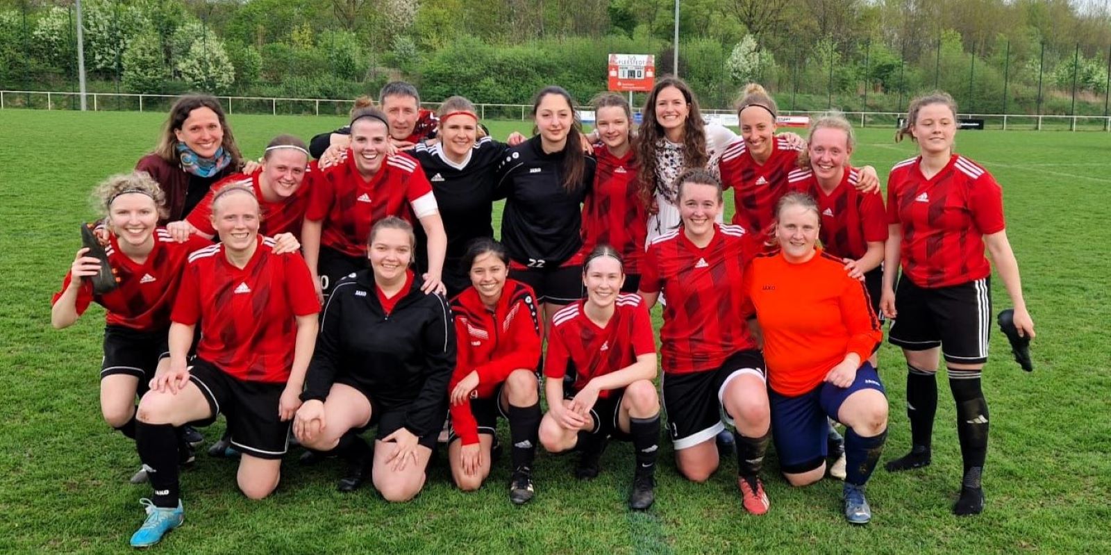 TuS-Fleestedt: Fußballfrauen sind nach Sieg in Reichweite der Landesliga