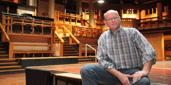 Jörn Hansen ist seit 37 Jahren Geschäftsführer im Rieckhof. Foto: André Zand-Vakili Rieckhof: Wird der Trägerverein nach 37 Jahren eiskalt abserviert?