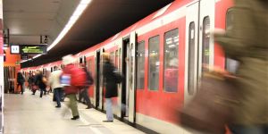 Teure Zigarette: 3400 Euro Strafe für Rauchen im S-Bahnhof Harburg