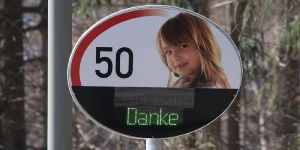 Winsener Straße: Dialog-Displays sollen an Tempolimit erinnern