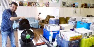 Plattenverkostung: In "Dreifalt" rotieren die Vinyl-Scheiben