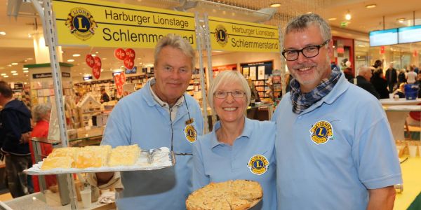 Natürlich gibt es auch in diesem Jahr wieder den beliebten Schlemmerstand an dem selbstgebackene Torten und Kuchen sowie frische Waffeln verkauft werden. Foto: Christian Bittcher Lionstage