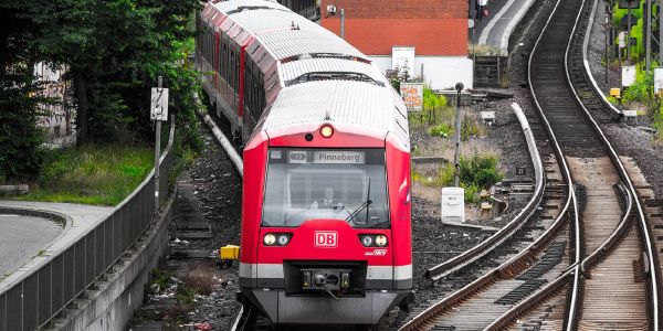 Ein Zug der S3 Foto: André Zand-Vakili Probleme mit der S-Bahn: So soll jetzt alles besser werden