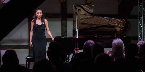 Weltklassik am Klavier: Auftakt nach Maß mit Olivia Sham
