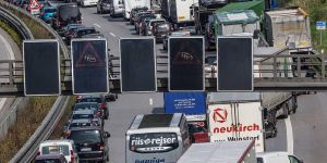 ADAC warnt: Staugefahr auf A1 und A7 wegen Ferienbeginn am Wochenende