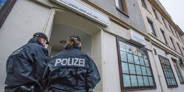 Die Taqwa-Moschee bei der Razzia 2016. Foto: Andre Zand-Vakili Terrorverdächtiger war Stammgast in Wilstorfer Taqwa-Moschee