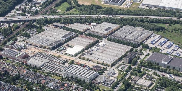 Das Mercedes-Werk in Bostelbek. Foto: André Zand-Vakili Geplatzes Mercedes Logistikzentrum: Grüne wollen Naturschutzfläche