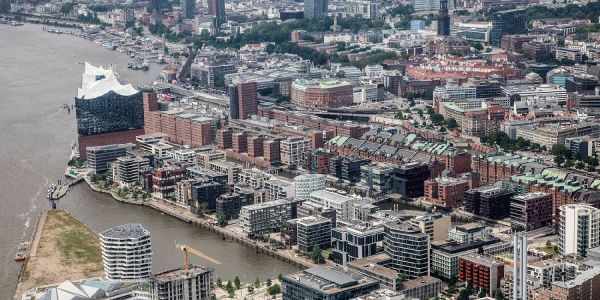 Die HAfencity in Hamburg mit der Elbphilharmonie. Foto: Andre Zand-Vakili Zentrum für Künstliche Intelligenz ist Hamburgs neues Aushängeschild