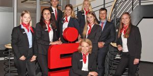 Acht Auszubildende starteten bei der Sparkasse Harburg-Buxtehude