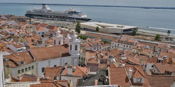 Lissabon ist eines der beliebten Urlaubsziele im Sommer. Foto: André Zand-Vakili Ferienplanung - Sommerurlaub in Europa