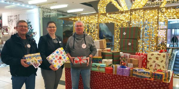 40 Weihnachtspakete Sorgen Fur Freude Bei Bedurftigen Harburg