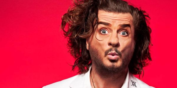 Kay Ray ist der fleischgewordene Klingelstreich: Provokation und Poesie. Foto: Rieckhof Kay Ray Show im Rieckhof: Bissiger Witz und bezaubernder Gesang