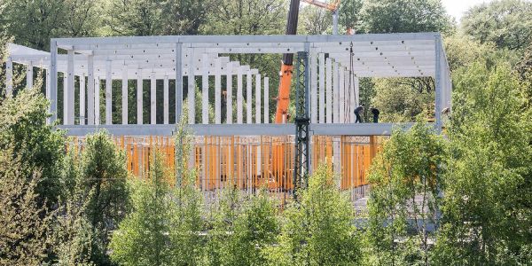 Das Hochlager bei Ex-Max Bahr an der Buxtehuder Straße wächst 