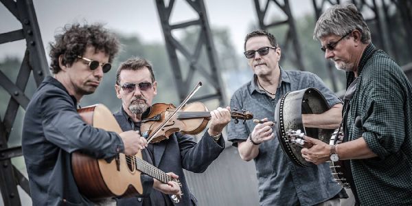 Larry Mathews und Band holen den Rieckhof aus der Corona-Starre