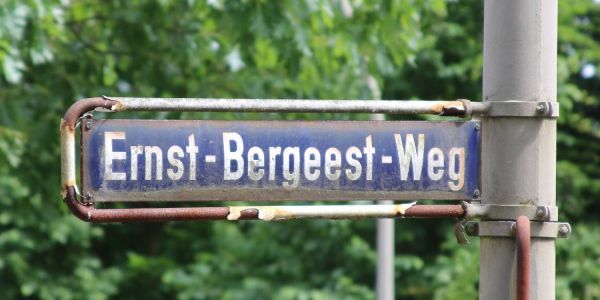 Neuer Asphalt in Marmstorf: Sperrung Ernst-Bergeest-Weg