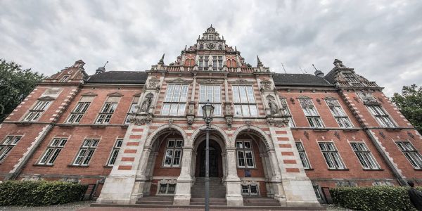 Das Rathaus Harburg ist Sitz der Bezirksversammlung. Foto: André Zand-Vakili Rathaus