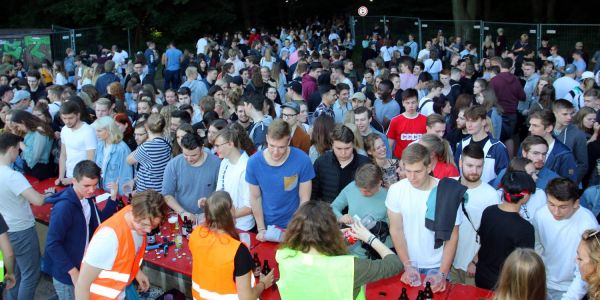 Fette Beats im Appelbütteler Tal: 1000 Gäste bei Ackerfete des IKG