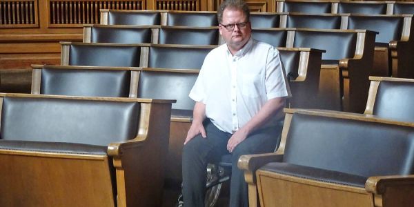 Der Harburger SPD-Bürgerschaftsabgeordneten Matthias Czech. Foto: Möller Matthias Czech freut sich über abgebaute Barrieren