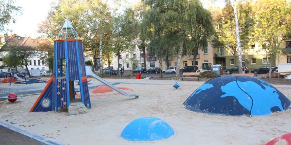 Die Rakete hebt ab: Neuer Weltraumspielplatz wird eingeweiht