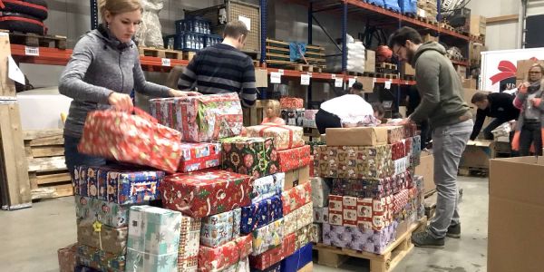 Päckchen-Aktion von Round Table: Geschenke für Kinder in Osteuropa