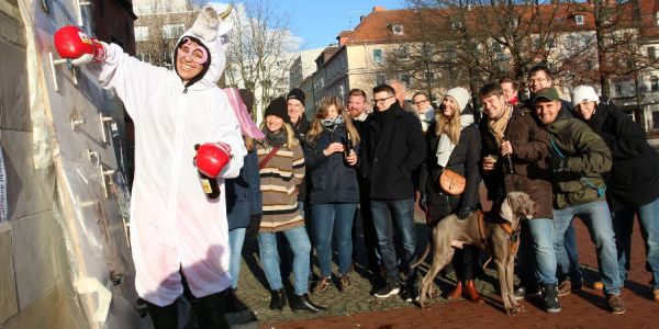 30 Jahre und nicht verheiratet: Jelena Conrad musste Klinken putzen