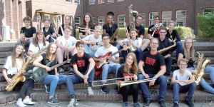 Orchester und Bigband auf der Bühne: Doppelter Konzertgenuss am FEG