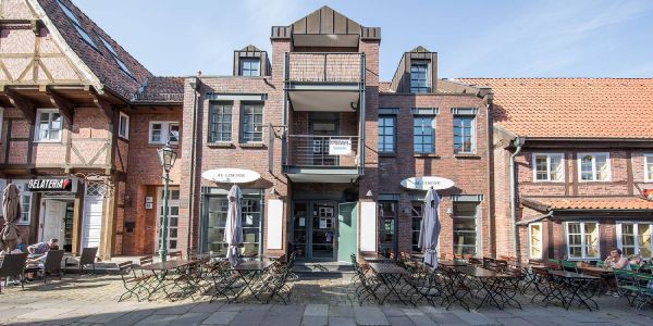 Das Al Limone in der Lämmertwiete hat einen neuen Betreiber und bleibt erstmal den Juli über geschlossen. Foto: André Zand-Vakili Francesco verabschiedete sich aus dem Restaurant Al Limone