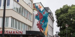 Zwei neue Wandbilder zieren Harburger Fassaden in der City