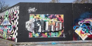 3D-Effekt auf der Flutschutzwand ganz ohne Brille zu bewundern