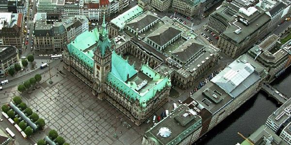 Das Hamburger Rathaus, in dem die alte und neue Koalition regiert. Foto: André Zand-Vakili ZV