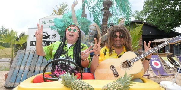 Klaus und Klaus drehen Reggae-Version von 