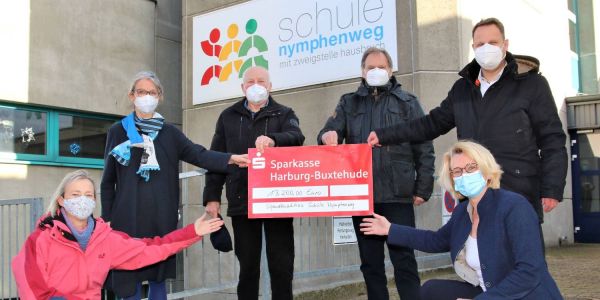 Rekord-Spende auch ohne Hallencup: 13.200 Euro für Schule Nymphenweg