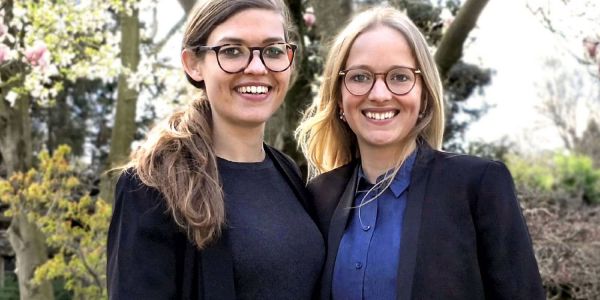 Die traceless-Gründerinnen Johanna Baare (links) und Dr. Anne Lamp. Die traceless-Gründerinnen Johanna Baare (links) und Dr. Anne Lamp. Foto: traceless Plastik-Alternative: Millionen-Finanzierung für Startup aus Harburg