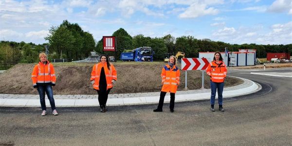 Jetzt gehts hier rund: Der neue Kreisverkehr in Ehestorf ist fertig