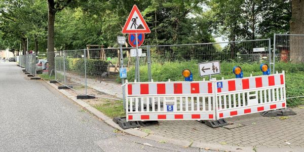 Areal ist eingezäunt: Jetzt kommt der neue Spielplatz für den Reeseberg