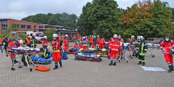 Landkreis: Feuerwehr und Rettungsdienst übten im großen Stil