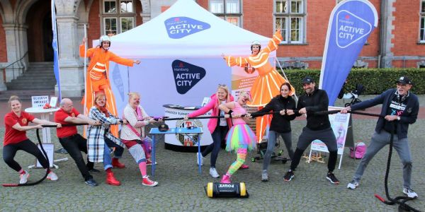 Shopping-Sonntag: Tolles Wetter, Impf-Aktionen und Sport lockten in die City 