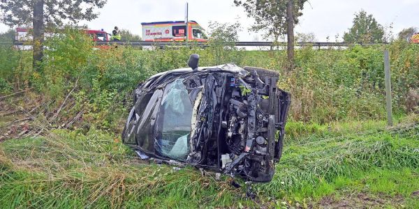 KIA verunglückt auf A261 - Fahrer im Glück