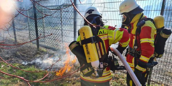 Erster kleiner Flächenbrand in diesem Jahr beschäftig die Feuerwehr