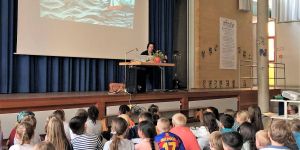 Jeden Tag ein anderer Autor zu Gast: Lesewoche an der Schule  Marmstorf