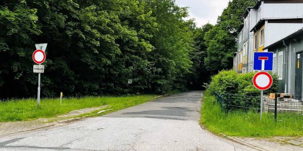 Messerangriff in Sinstorf: Täter attackiert Frau auf dem Weg zum Bus